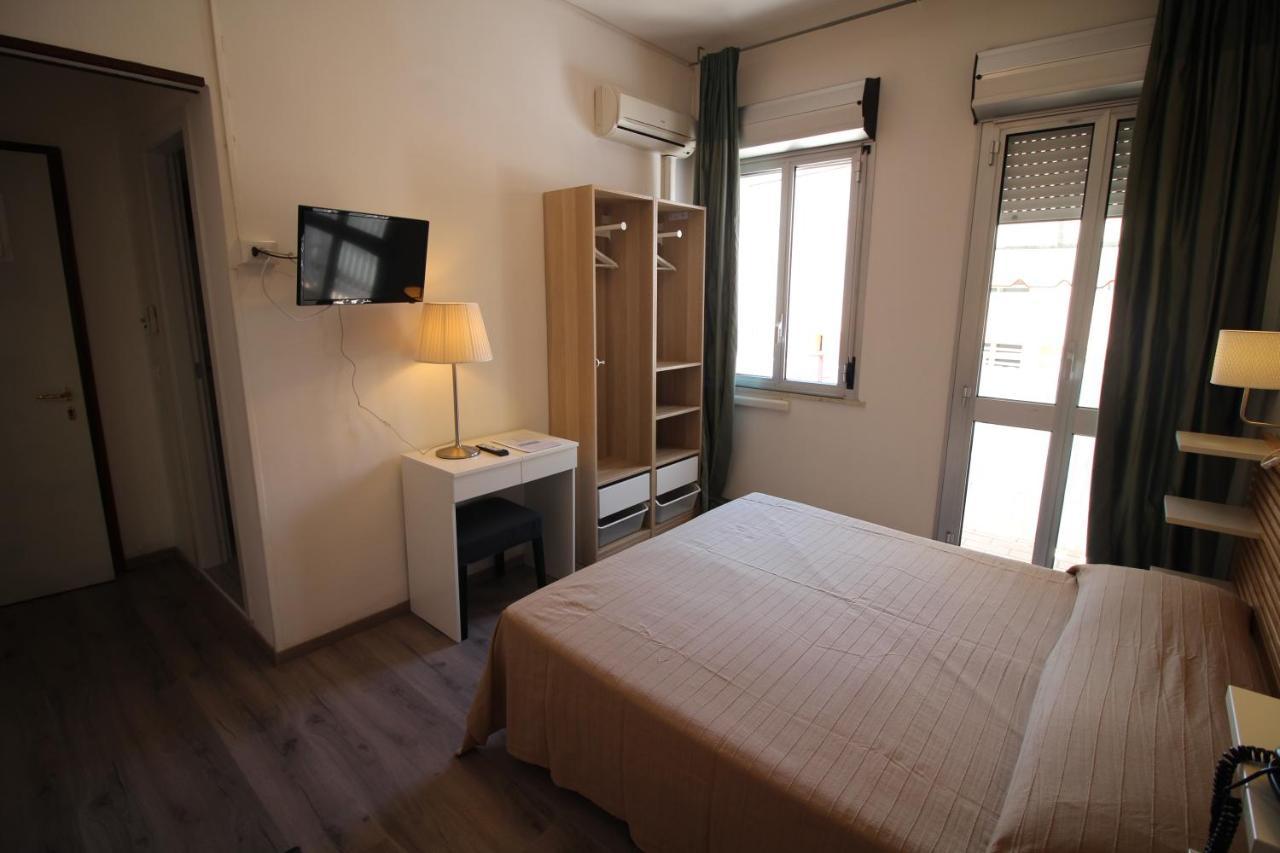 Hotel Firenze Caorle Exterior photo